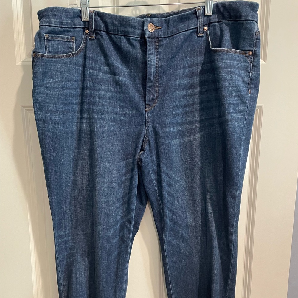 Chico’s So Slimming Girlfriend Slim Leg Crop Size 3.5R, 18, Inseam @ 26”